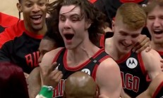 九游体育官方登录入口-关于疯狂对攻！场上球员拼尽全力的信息