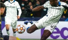 九游体育app-尤文图斯客场失利，亚特兰大喜迎胜利