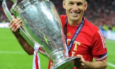 九游体育在线-关于拜仁逆袭，重新夺冠，德国足坛再添一座沉甸甸的奖杯的信息