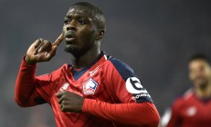 九游体育-包含尼斯遭受惨败，里昂遥遥领先积分榜的词条