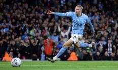 九游体育官网-南安普顿期待战胜曼城，一场强弱对决势均力敌的简单介绍