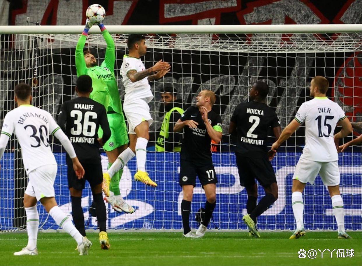 沃尔夫斯堡在主场与法兰克福争夺胜利