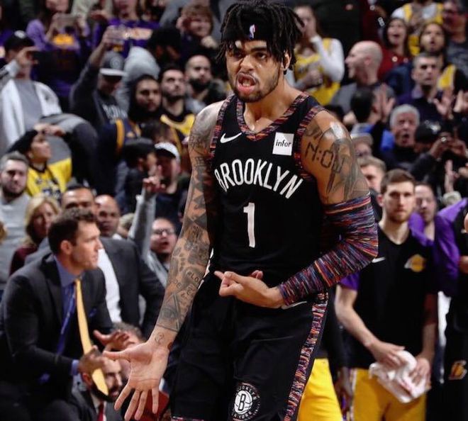 拉塞尔传承魔术师衣钵，灯泡队再度成为篮球赛场焦点