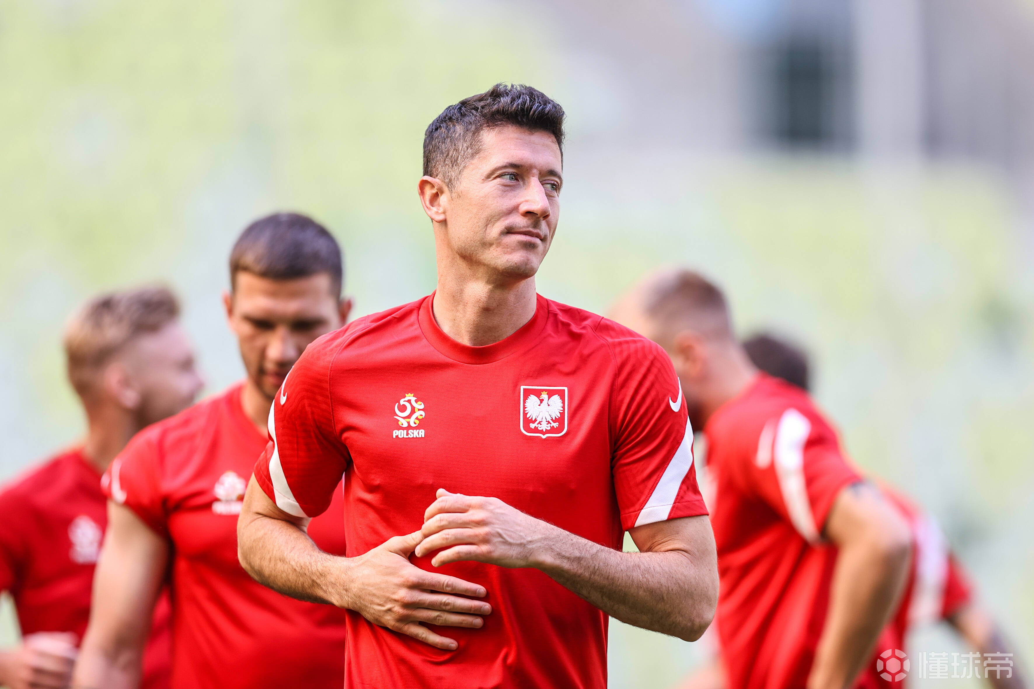 瑞士战胜瑞典，波兰队获得惊喜胜利