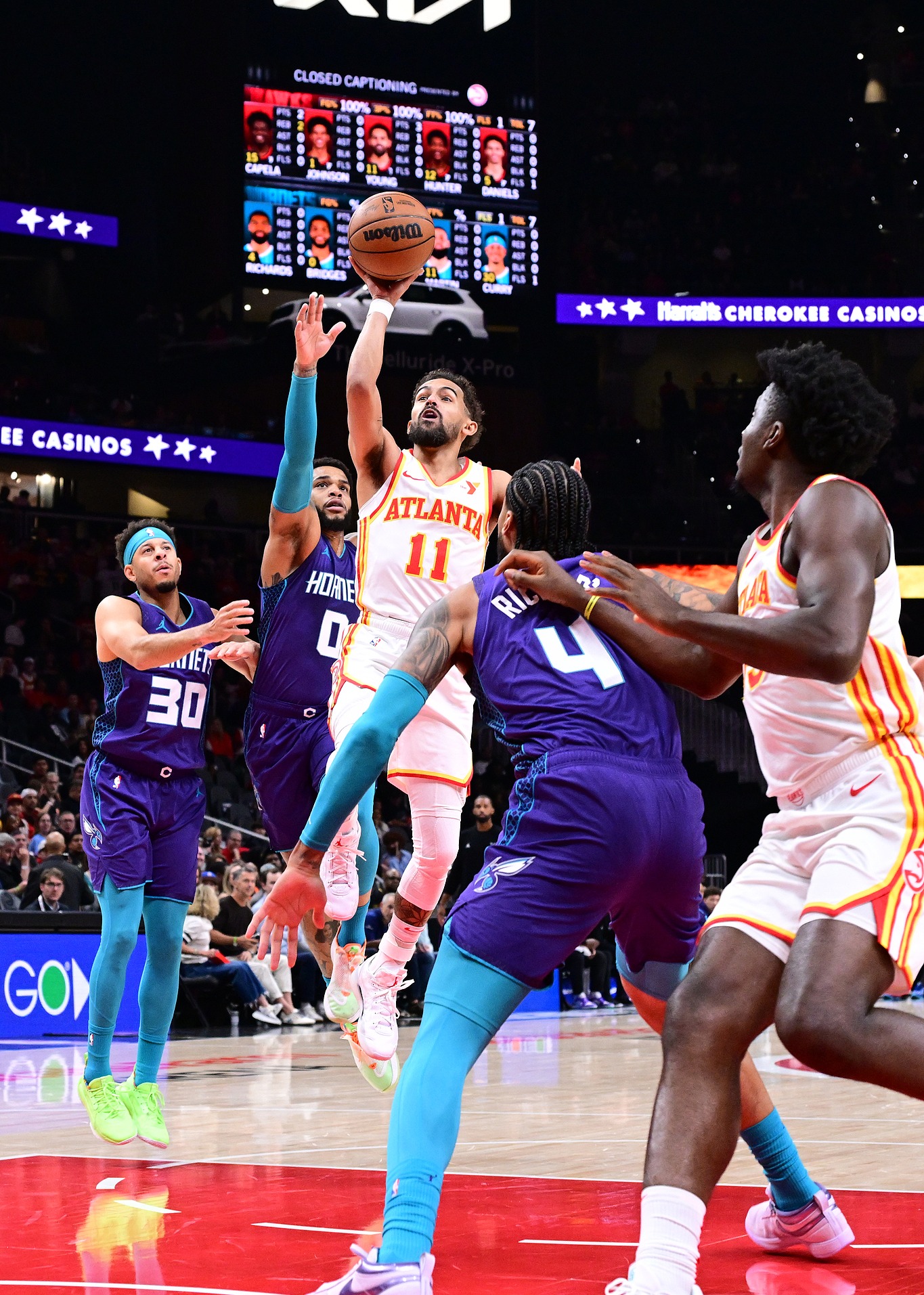 关于黄蜂后卫突破三双，领先优势明显的信息