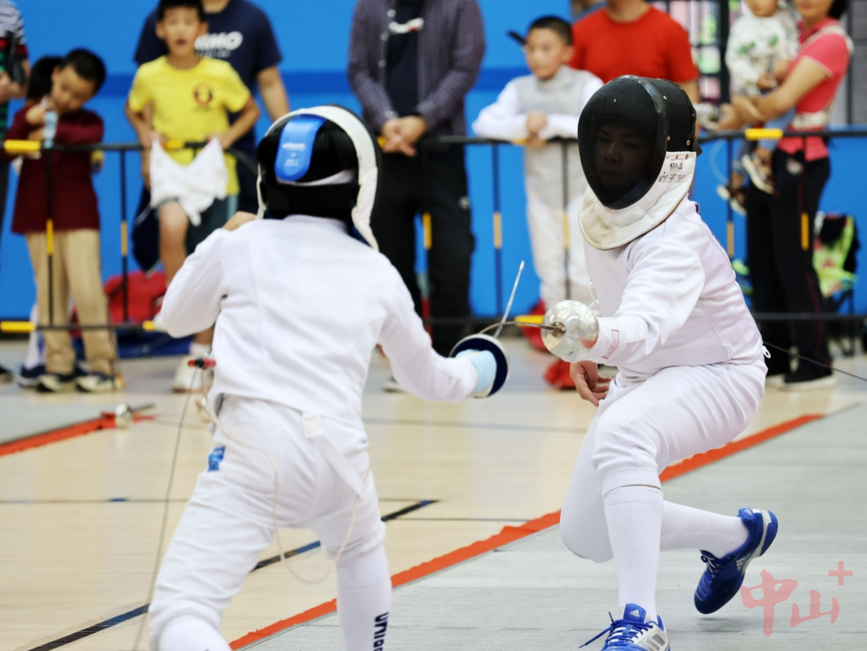 智利击剑选手在比赛中掀起高潮