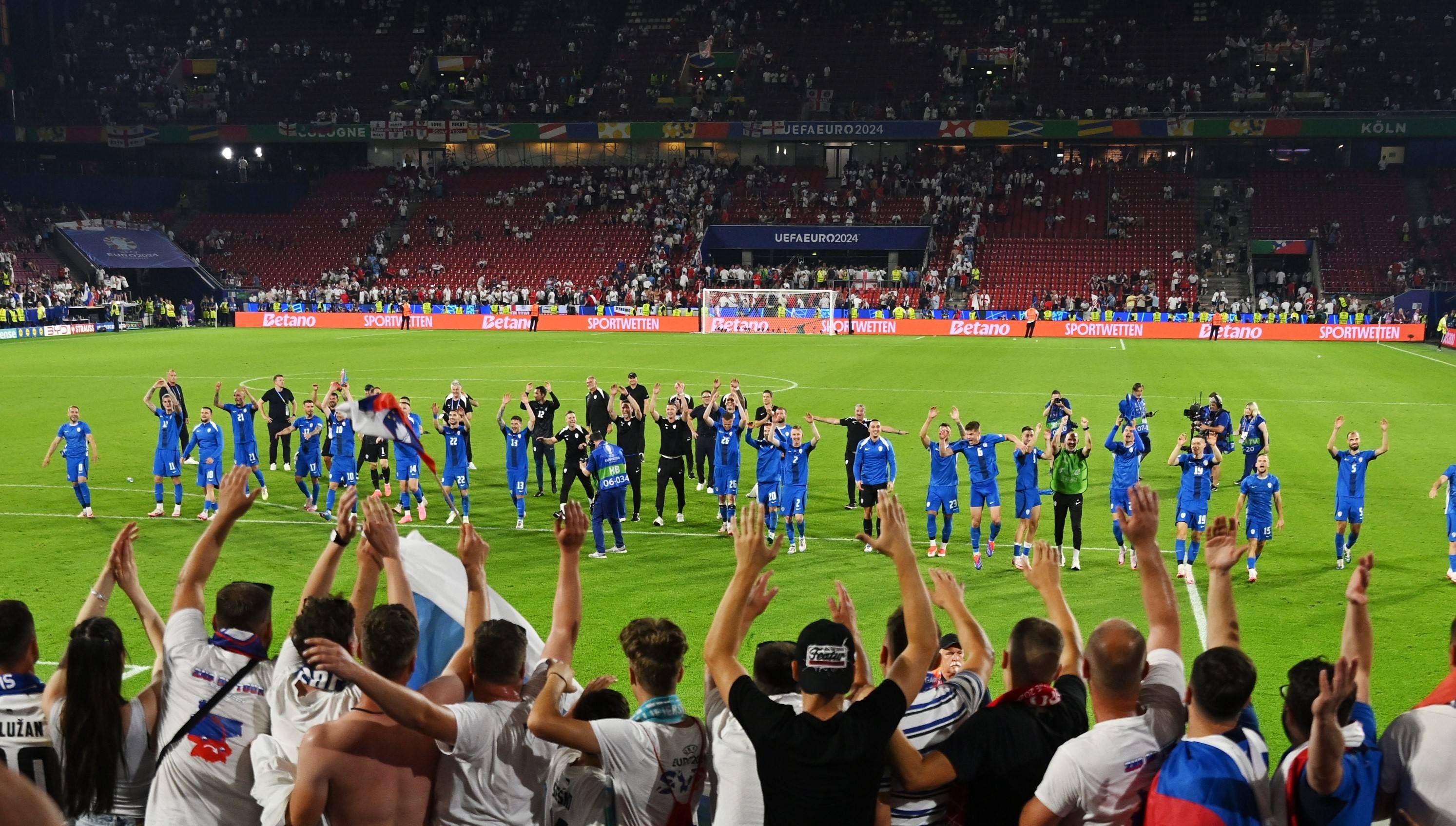 法国队在欧洲预选赛中取得胜利