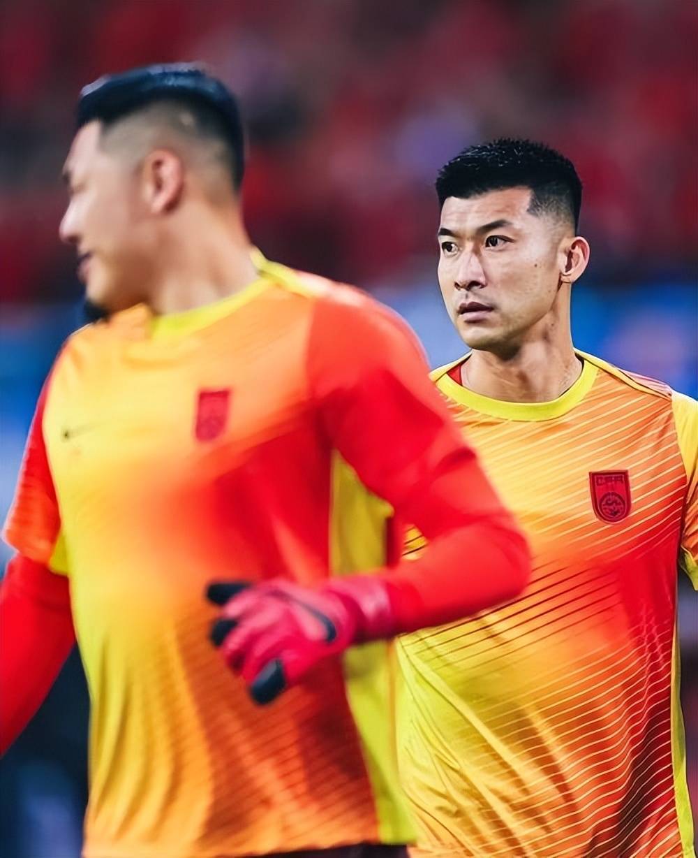 球队外教离职消息引发赛季动荡