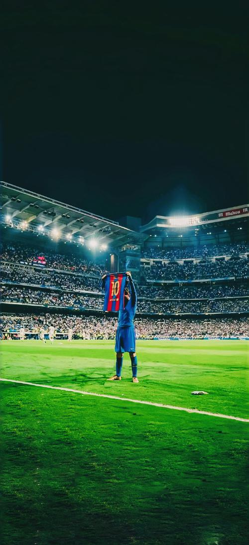 梅西再度创造进球神迹，赢得各方赞誉