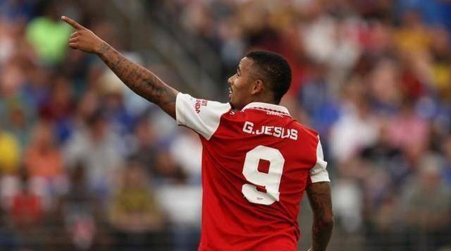 包含球员收获赛季金靴，成为球迷瞩目焦点的词条