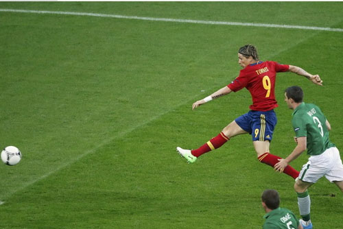 瑞士主场告捷科摩尔破门爱尔兰主场失利的简单介绍