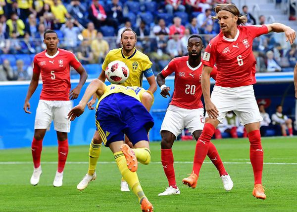 包含西班牙主场迎战瑞典，谁能笑到最后？的词条