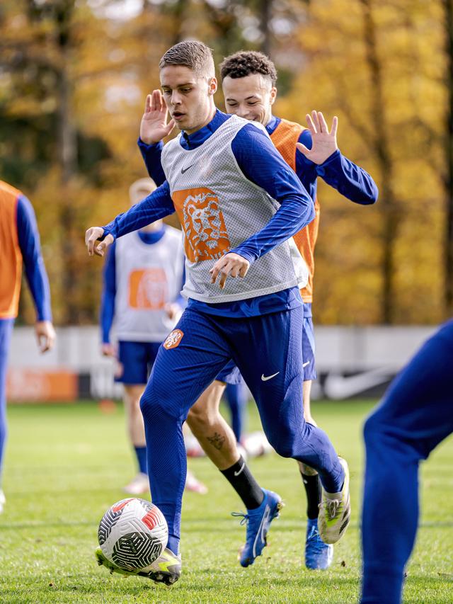 荷兰队在欧预赛中表现出色引起关注