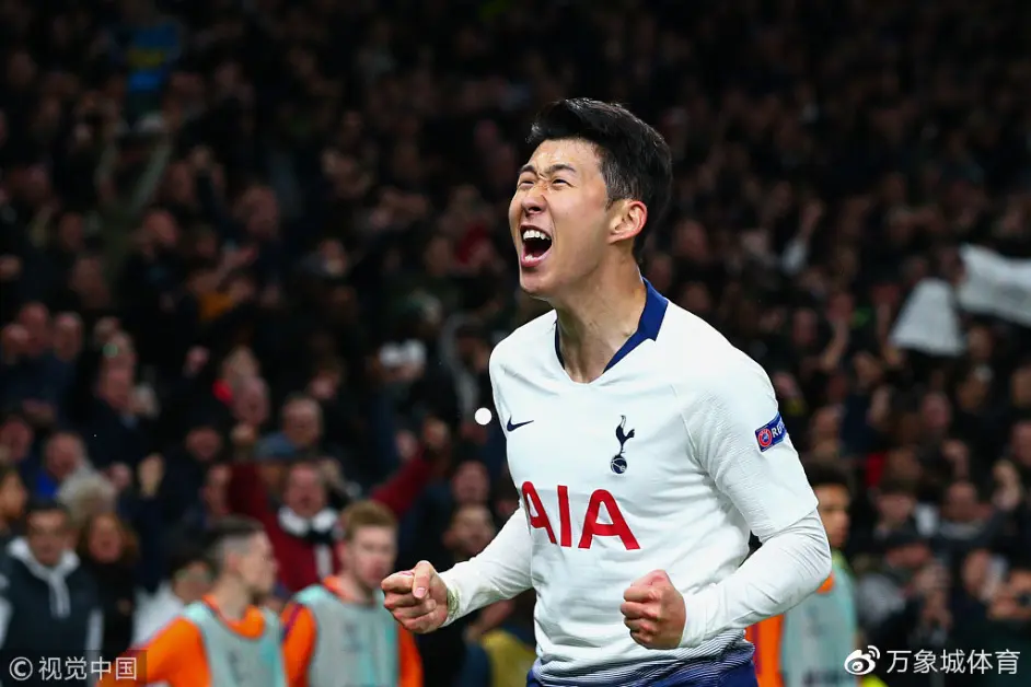 阿贾克斯斩获胜利,成为黑马 阿贾克斯斩获胜利,成为黑马