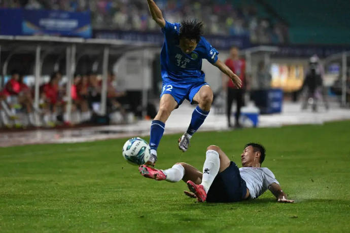 比赛中球队的防守端表现亮眼