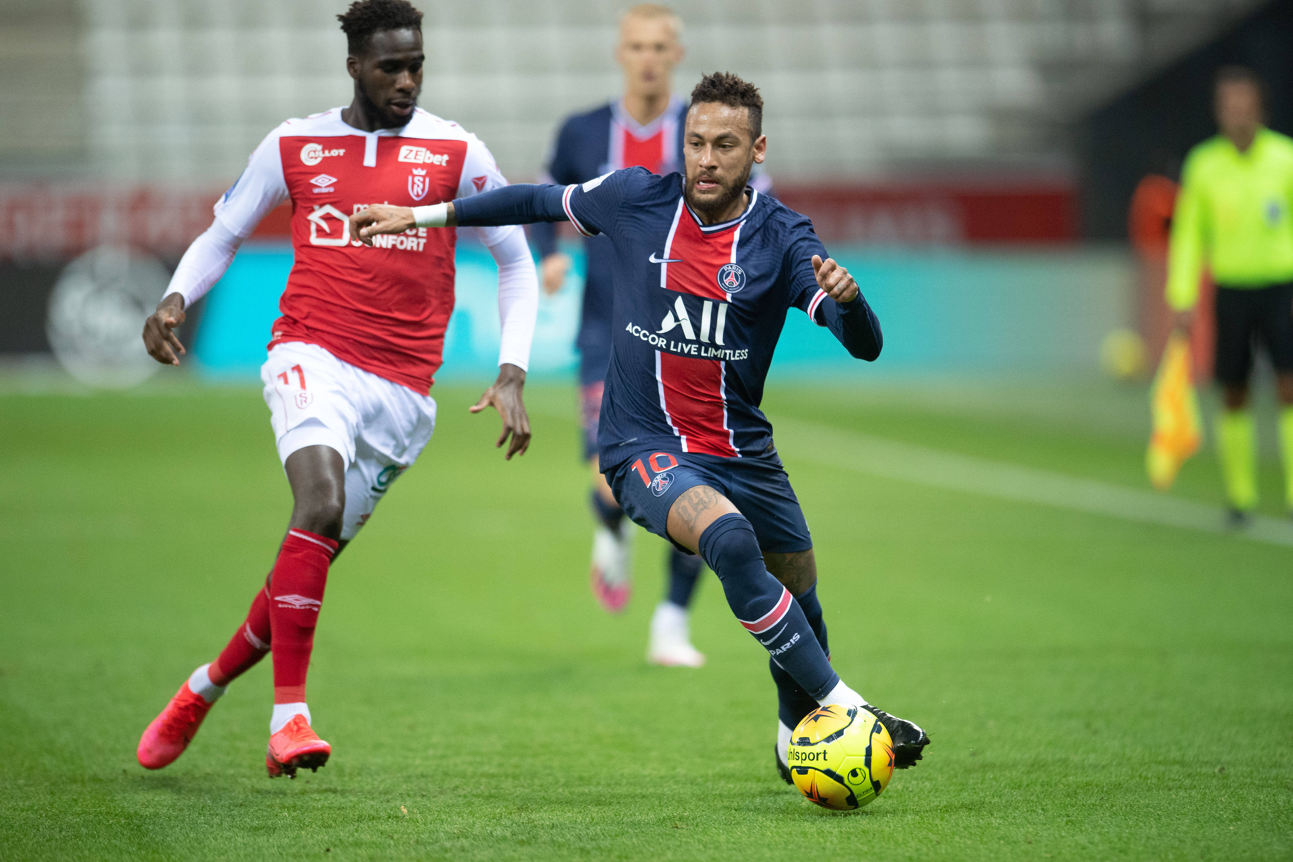 关于南特主场逼平里尔，战平收场的信息