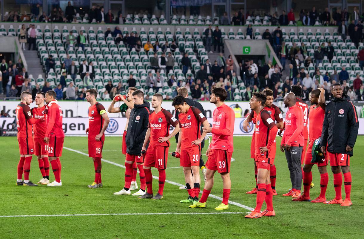 法兰克福队实现翻盘，赢得关键比赛的简单介绍