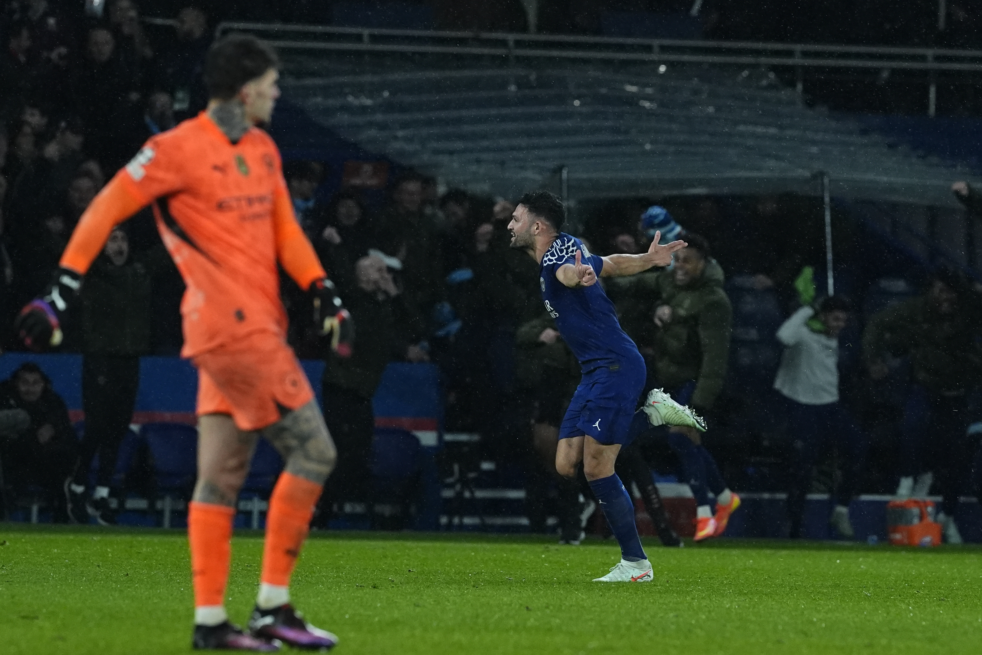 巴黎圣日耳曼全队士气高涨，连胜不断的简单介绍