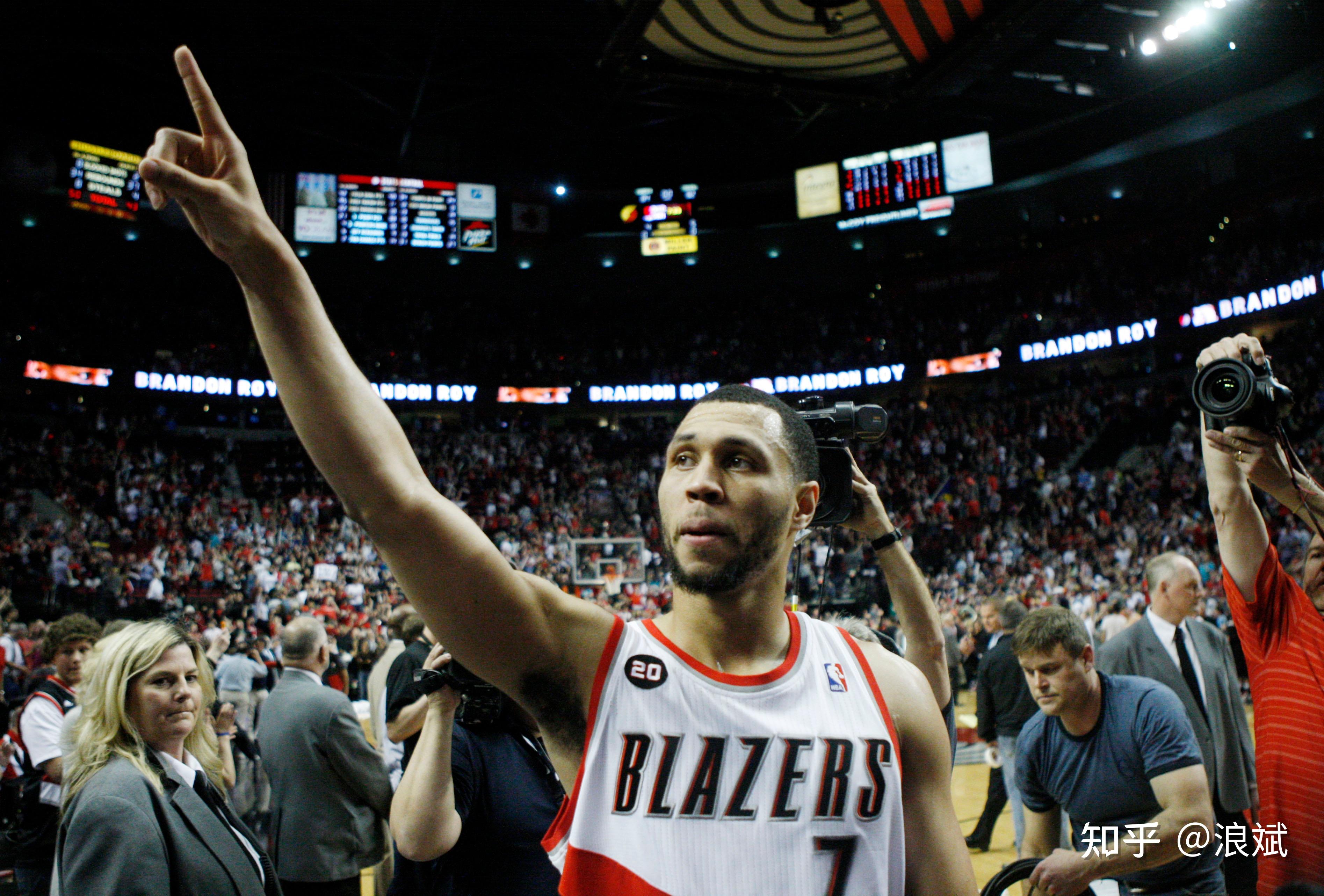 关于开拓者球队名宿回顾自己的NBA生涯，分享经验和故事给球迷的信息