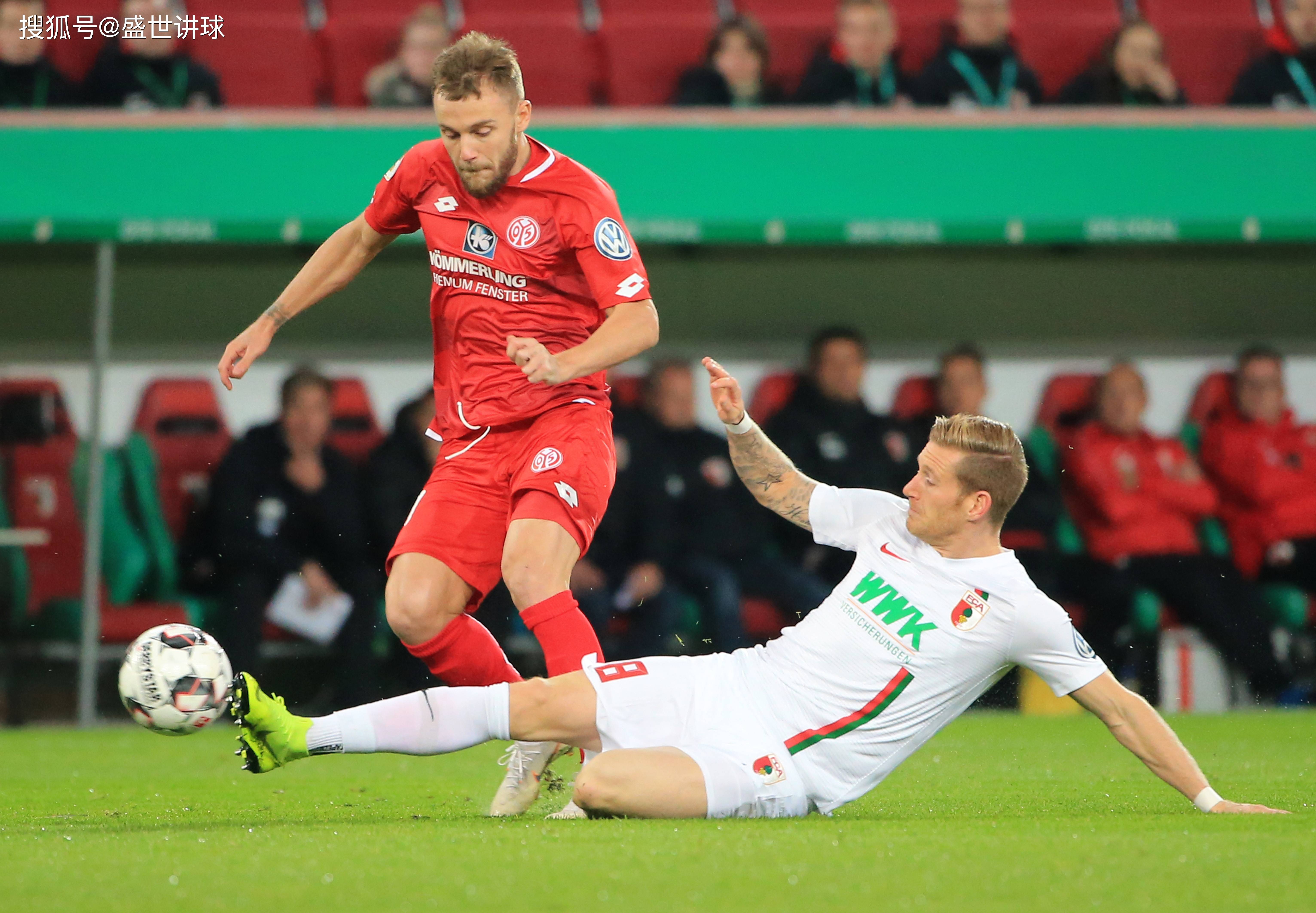 足球赛事中的激烈角逐见证实力较量的简单介绍