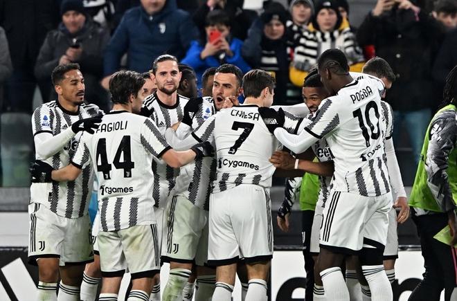 罗马连进两球,完胜对手成功晋级 罗马连进两球,完胜对手成功晋级