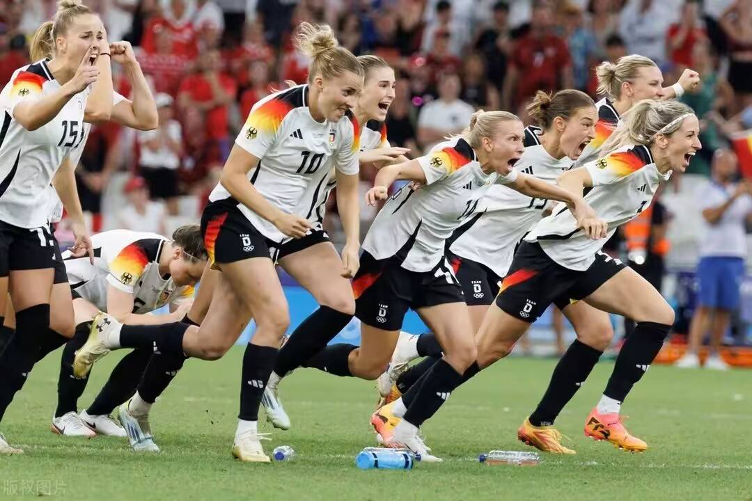 法国女足球队表现出色，赢得比赛