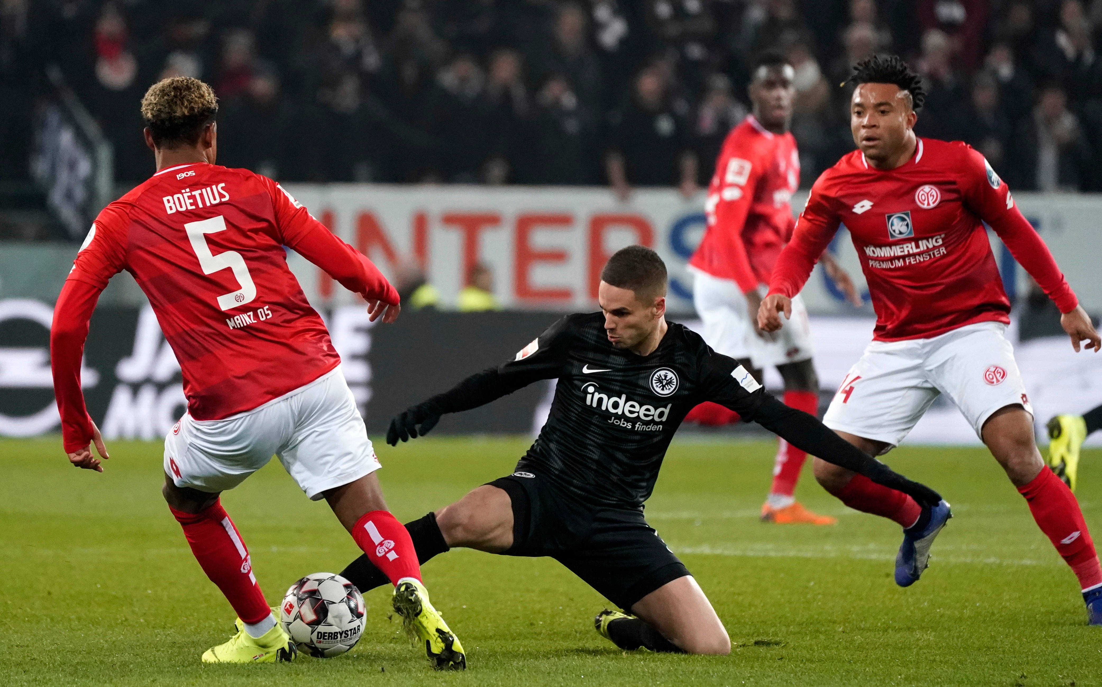 包含拜仁遭遇惨败，欧冠之路一泻千里的词条