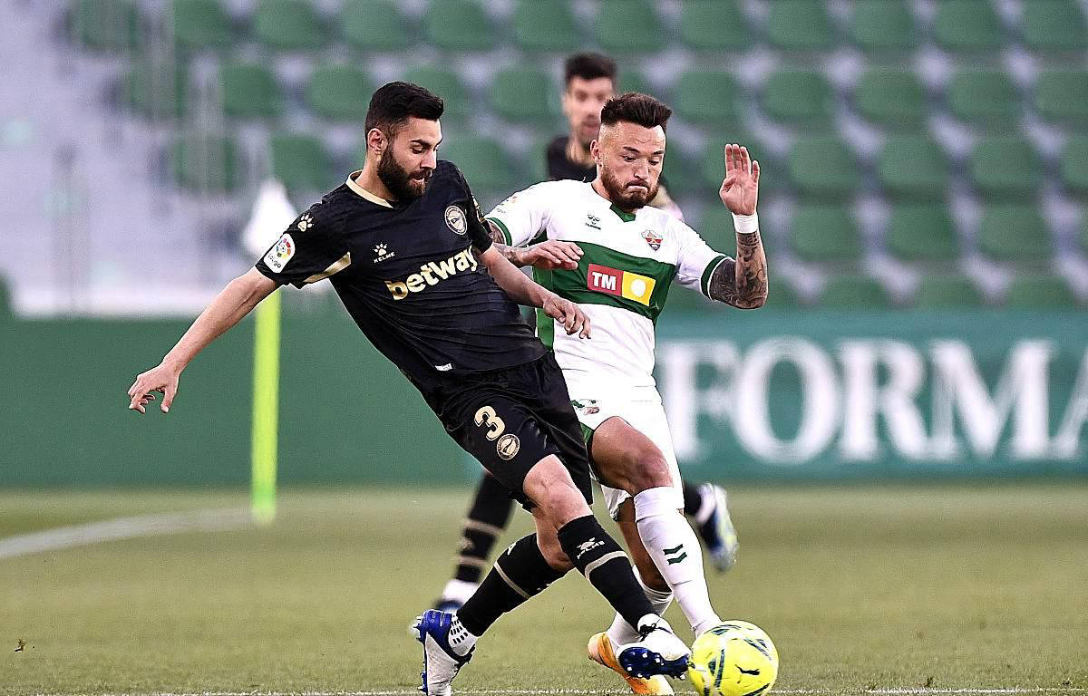 皇家贝蒂斯主场惨败阿拉维斯,错失夺冠机会 皇家贝蒂斯主场惨败阿拉维斯,错失夺冠机会