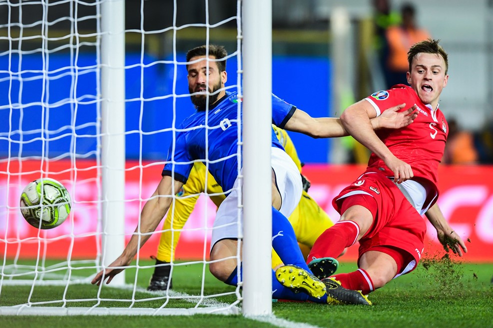 希腊队成功晋级，波黑遗憾出局的简单介绍